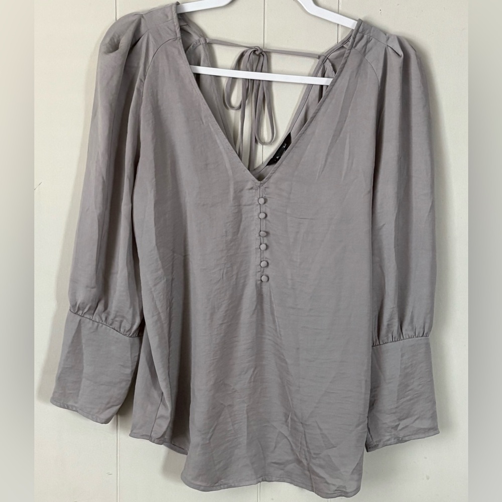 EXPRESS plunge Vneck silky flowy Peasant cuffed top S